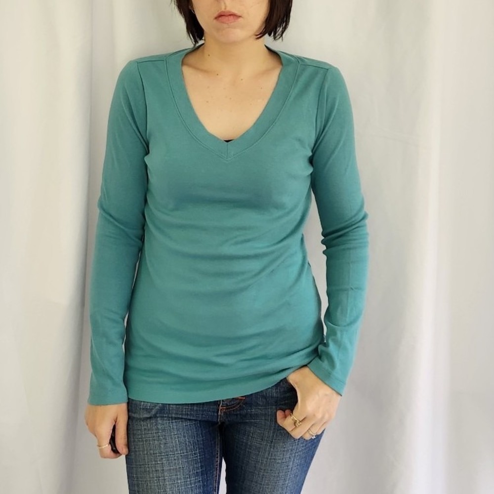 Loft Green Long Sleeve‎ V Neck